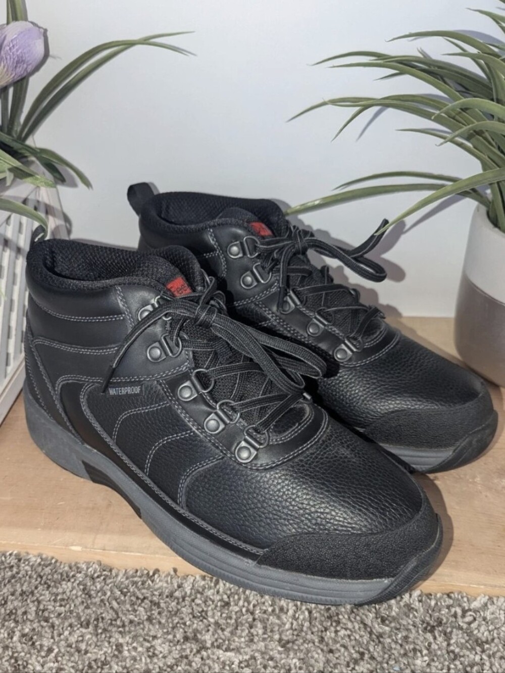Orthofeet Women's Delta Waterproof Black Hiking Boots Women's Size 9Wide